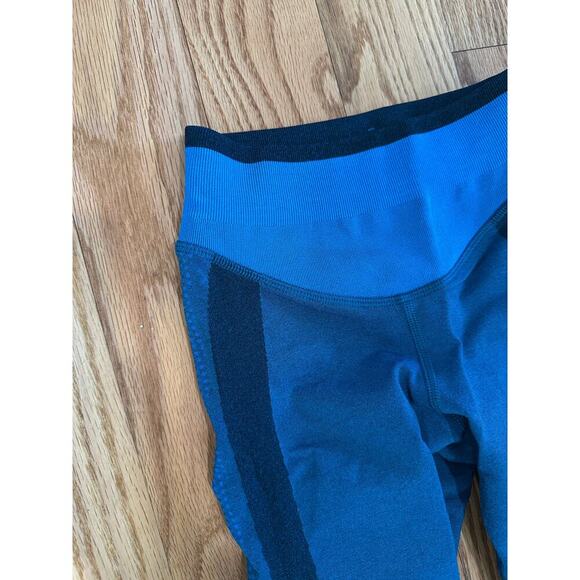 Lululemon Seamless Mesh High Rise Train Tight - Picture 3 of 5